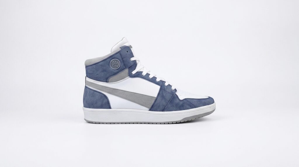 Men Lace Up Basketball Shoe